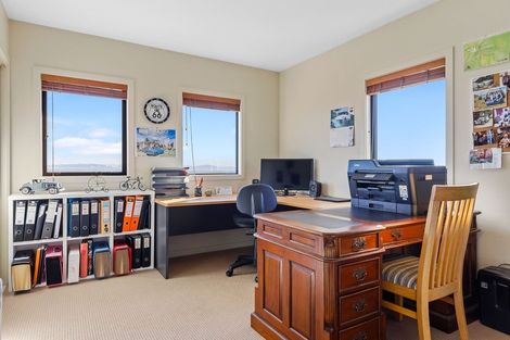 Photo of property in 1 Stonewall Place, Huntsbury, Christchurch, 8022