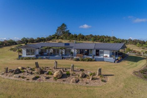 Photo of property in 601 Cable Bay Block Road, Cable Bay, 0420