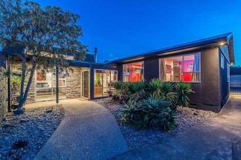 Photo of property in 32 Kapanui Road, Waikanae, 5036