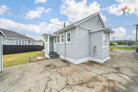 Photo of property in 43 Benge Crescent, Naenae, Lower Hutt, 5011