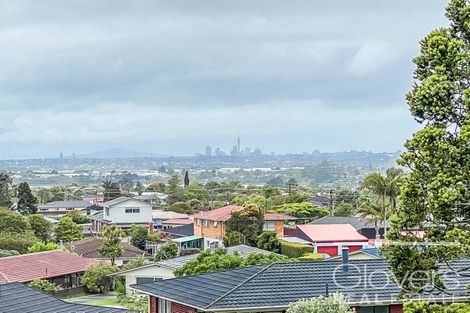 Photo of property in 1/4219 Great North Road, Glendene, Auckland, 0602