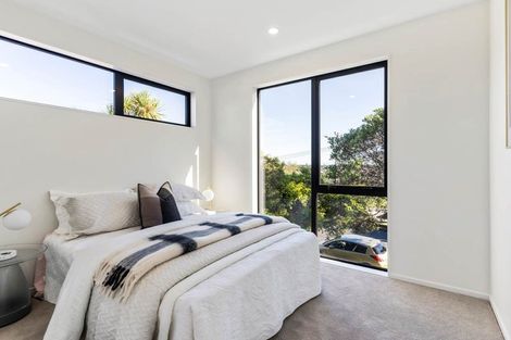 Photo of property in 21e Knights Road, Rothesay Bay, Auckland, 0630