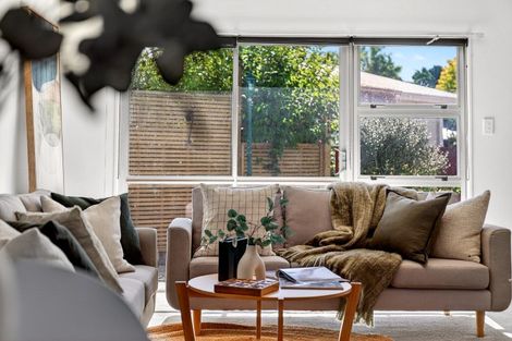 Photo of property in 35 Lincoln Road, Carterton, 5713