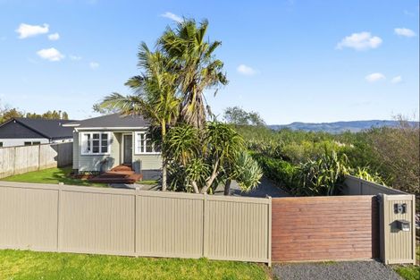 Photo of property in 51 Burrow Road, Pukekohe, 2120