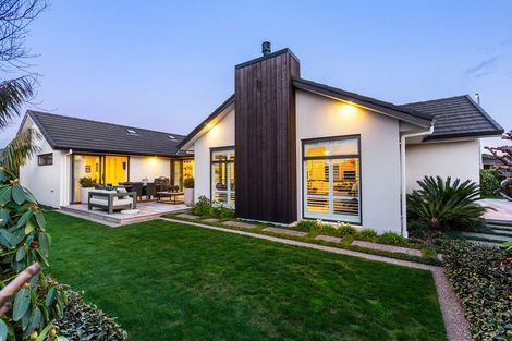 Photo of property in 1 Tupare Place, Highlands Park, New Plymouth, 4312