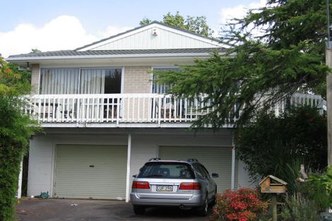 Photo of property in 34 Temuri Place, Glendene, Auckland, 0602