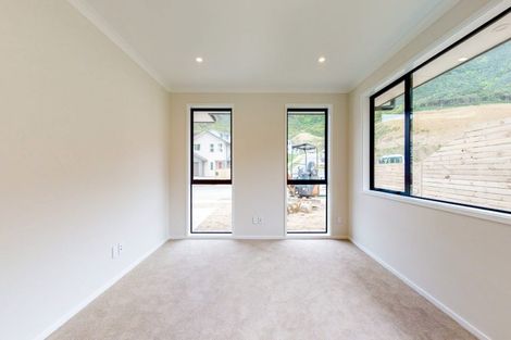 Photo of property in 122 Silverstream Road, Crofton Downs, Wellington, 6035