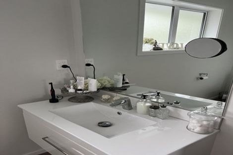 Photo of property in 11 Rongomau Lane, Raumati South, Paraparaumu, 5032