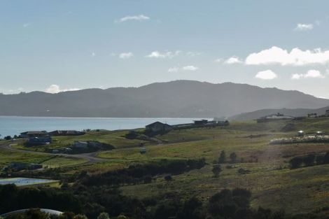 Photo of property in 10 Pekama Drive, Cable Bay, 0420