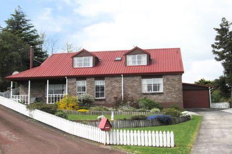 Photo of property in 3 Aries Place, Kawaha Point, Rotorua, 3010