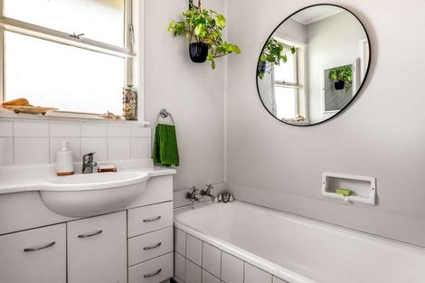 Photo of property in 14 Smiths Road, Matua, Tauranga, 3110