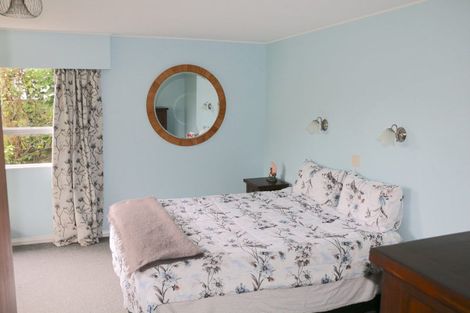 Photo of property in 3 Ardal Grove, Tirohanga, Lower Hutt, 5010