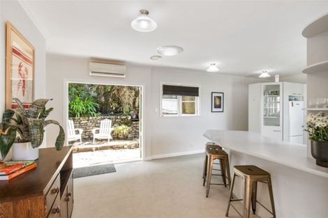 Photo of property in 346 The Esplanade, Island Bay, Wellington, 6023