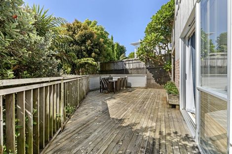 Photo of property in 8 Parsons Street, Vogeltown, New Plymouth, 4310