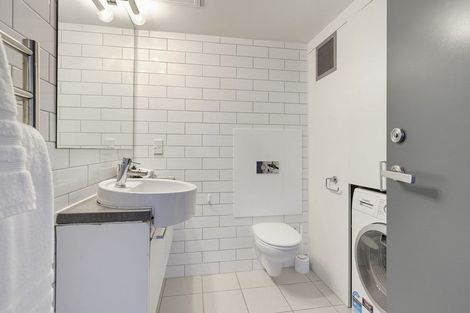 Photo of property in The Capital, 17/370 Oriental Parade, Oriental Bay, Wellington, 6011