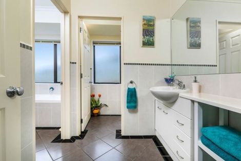 Photo of property in 93 Te Wharau Drive, Greenhithe, Auckland, 0632