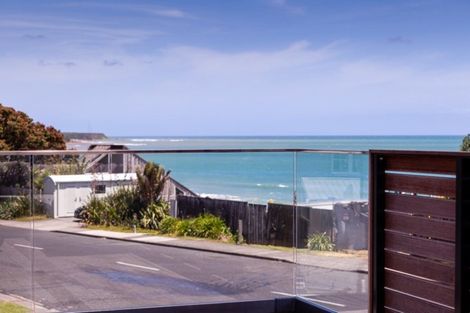 Photo of property in 50 Messenger Terrace, Oakura, 4314