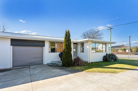 Photo of property in 1/57 Mcfaddens Road, St Albans, Christchurch, 8052