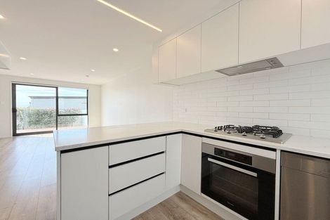 Photo of property in 6/737 East Coast Road, Browns Bay, Auckland, 0630