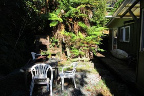 Photo of property in 41 Lake View Terrace, Moana, 7875