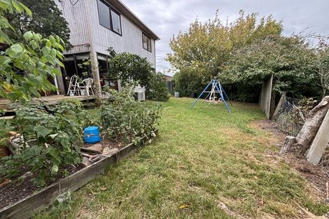 Photo of property in 2/1 Gloria Avenue, Te Atatu Peninsula, Auckland, 0610