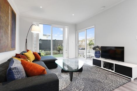 Photo of property in 23 Lili Chen Way, Mangere Bridge, Auckland, 2022