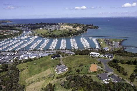 Photo of property in 64 Balboa Drive, Matakatia, Whangaparaoa, 0930