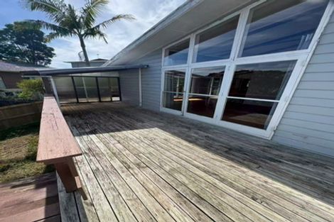 Photo of property in 28 Sunnyfield Crescent, Glenfield, Auckland, 0629