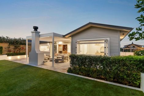 Photo of property in 26 Richmond Avenue, Northcote Point, Auckland, 0627
