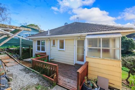 Photo of property in 5 Woodglen Road, Glen Eden, Auckland, 0602