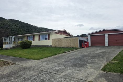 Photo of property in 2 Wyoming Grove, Totara Park, Upper Hutt, 5018
