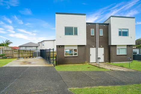 Photo of property in 10a Poruru Close, Papakura, 2110