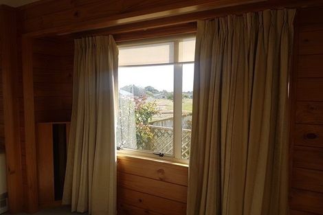 Photo of property in 7 Logan Way, Kelvin Grove, Palmerston North, 4414