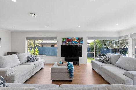 Photo of property in 26 Nanleen Rise, Manurewa, Auckland, 2105