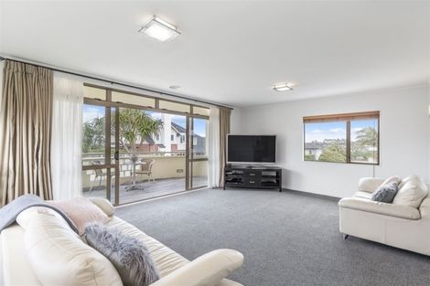 Photo of property in 13 Kahala Place, West Harbour, Auckland, 0618
