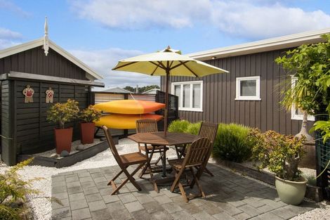 Photo of property in 27a Roretana Drive, Athenree, Katikati, 3177