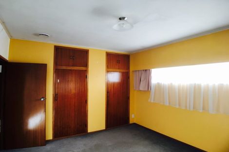 Photo of property in 38 Beaubank Road, Kelston, Auckland, 0602