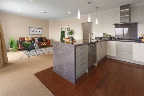 Photo of property in 8 Aoraki Rise, Aotea, Porirua, 5024