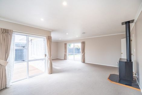 Photo of property in 31 Strachan Way, Highbury, Palmerston North, 4412