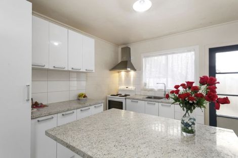 Photo of property in 2/12 Oxford, Tawa, Wellington, 5028