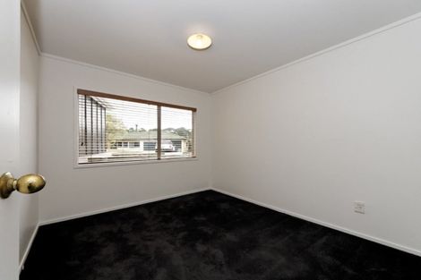 Photo of property in 8 Oakhaven Place, Ranui, Auckland, 0612