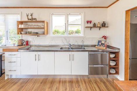 Photo of property in 10 Hadfield Crescent, College Estate, Whanganui, 4500