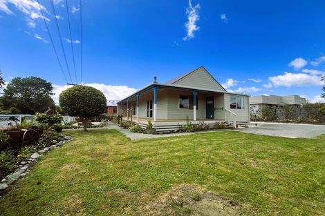 Photo of property in 128 Commercial Street, Takaka, 7110