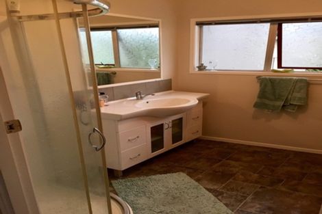 Photo of property in 13 Wilkinson Way, Browns Bay, Auckland, 0630