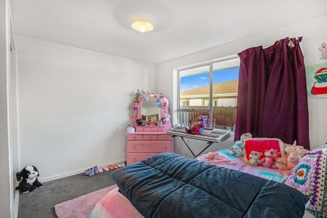 Photo of property in 2/90 Queenspark Drive, Parklands, Christchurch, 8083