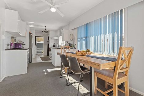 Photo of property in 50 Collins Road, Melville, Hamilton, 3206