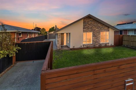 Photo of property in 104 Wainoni Road, Avondale, Christchurch, 8061