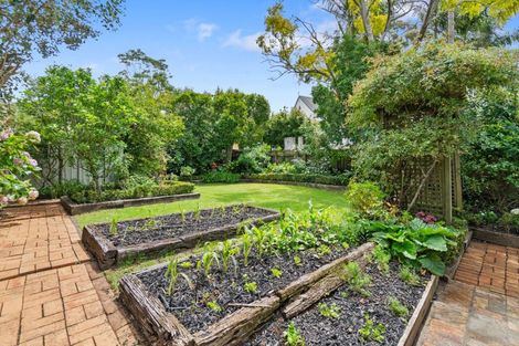 Photo of property in 15 Duders Avenue, Devonport, Auckland, 0624