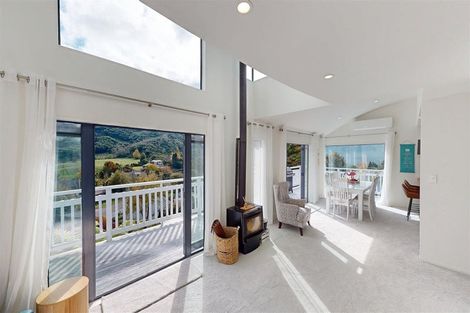 Photo of property in 90 Okareka Loop Road, Lake Okareka, Rotorua, 3076