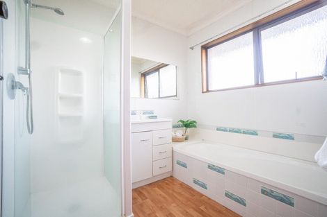 Photo of property in 3 Wharite Place, Awapuni, Palmerston North, 4412